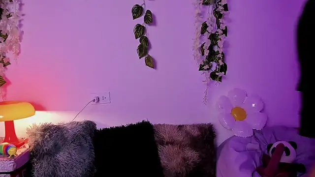 Snapshot of fernanda_indie chatting on October 18, 2025, 7:38 pm fernanda indie online show from October 18, 2025, 7:38 pm