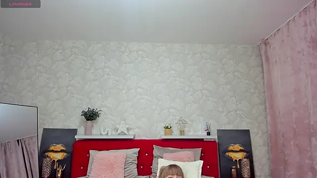 KattyPeachX online show from April 10, 2026, 1:12 am