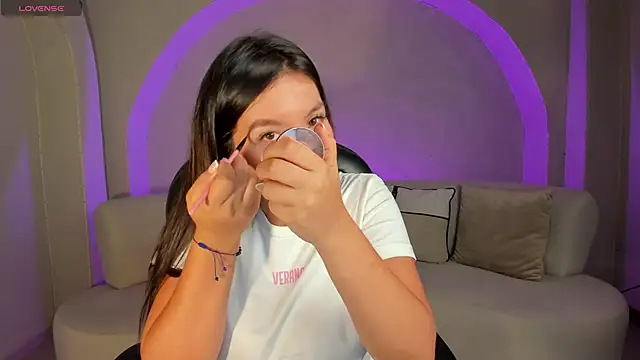 ValeriaRoldanX online show from February 20, 2026, 11:23 am