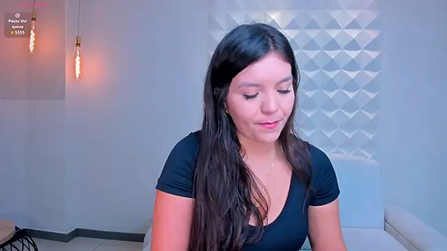 ValeriaRoldanX online show from March 27, 2026, 10:38 am