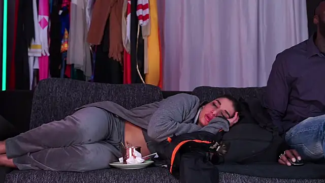 MacTroy online show from February 22, 2025, 8:31 pm