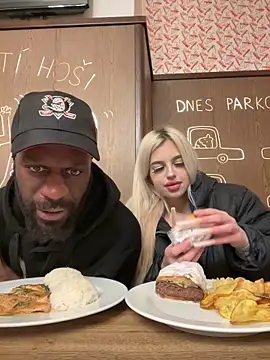 MacTroy online show from February 2, 2026, 8:52 pm