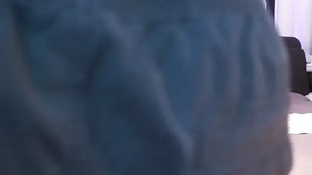 MacTroy online show from October 3, 2025, 6:31 pm