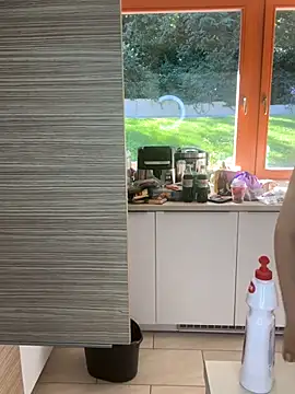 MacTroy online show from September 19, 2025, 1:15 pm