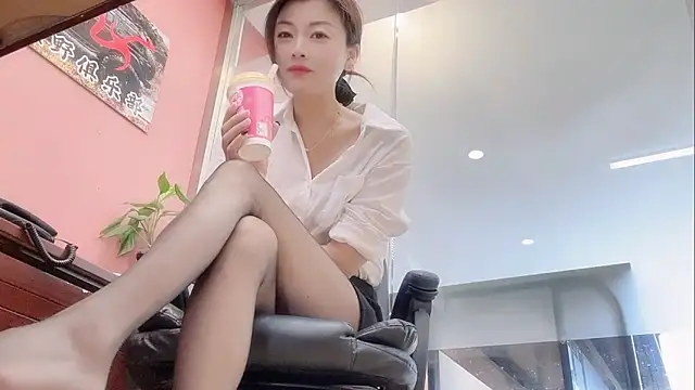 QianF-666 online show from November 12, 2025, 1:32 am