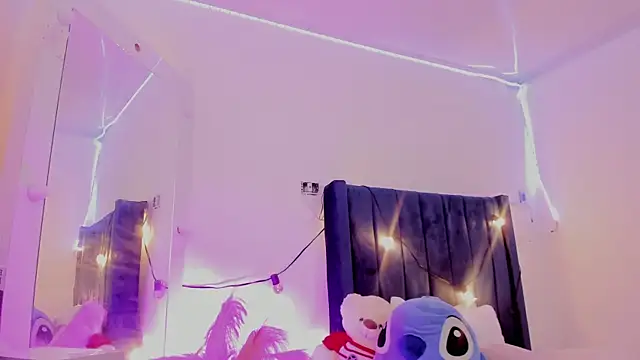 Snapshot of CamiloDoumit chatting on March 16, 2025, 10:20 pm CamiloDoumit online show from March 16, 2025, 10:20 pm