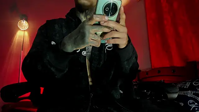 Travistanner 28 online show from March 11, 2026, 6:51 am