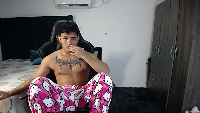 Snapshot of man_dur07 chatting on February 4, 2025, 7:33 pm man dur07 online show from February 4, 2025, 7:33 pm