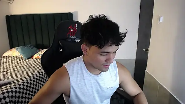 Snapshot of man_dur07 chatting on October 21, 2025, 8:30 pm man dur07 online show from October 21, 2025, 8:30 pm