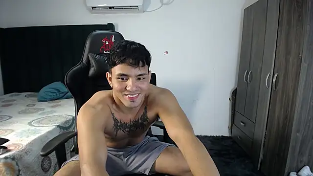 Snapshot of man_dur07 chatting on February 6, 2025, 12:22 am man dur07 online show from February 6, 2025, 12:22 am