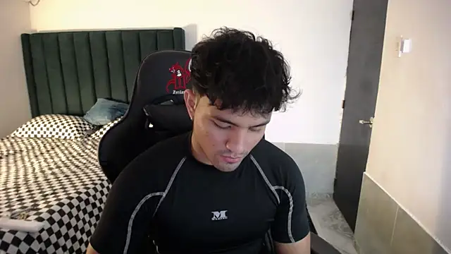 Snapshot of man_dur07 chatting on November 5, 2025, 6:33 pm man dur07 online show from November 5, 2025, 6:33 pm