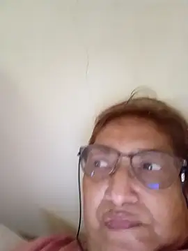 Snapshot of florecita69 chatting on November 13, 2025, 6:34 pm florecita69 online show from November 13, 2025, 6:34 pm