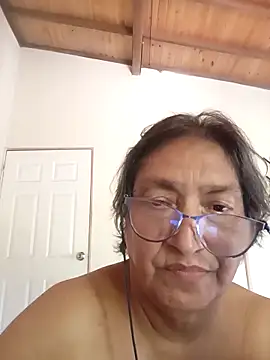 Snapshot of florecita69 chatting on November 10, 2025, 4:01 pm florecita69 online show from November 10, 2025, 4:01 pm