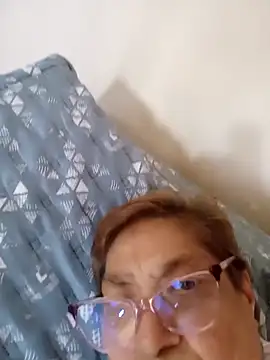 florecita69 online show from February 3, 2026, 8:03 pm