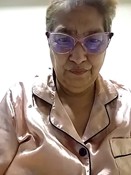 florecita69 online show from February 26, 2026, 2:22 am