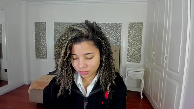 Mayaa ross online show from September 12, 2025, 1:39 am