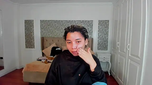 Mayaa ross online show from September 26, 2025, 3:35 am