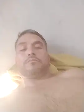 estuker22 online show from November 8, 2025, 7:17 pm