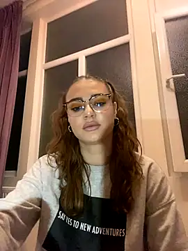 Abby  White online show from October 25, 2025, 4:07 pm