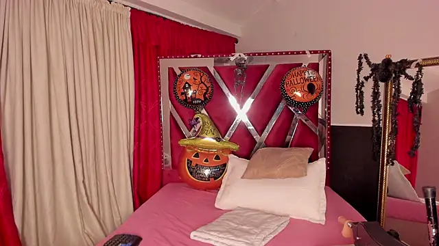 MicaelaHot  online show from October 28, 2025, 3:07 am