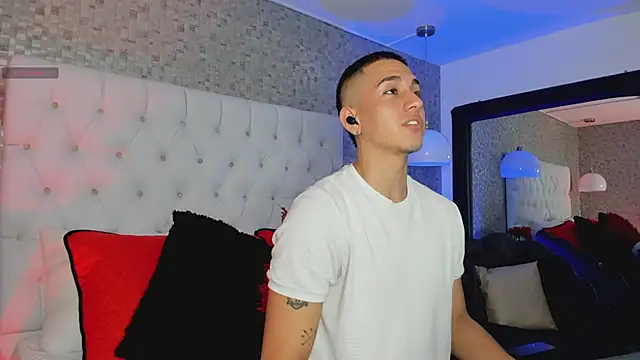 OliverSilverr online show from February 27, 2025, 1:30 am