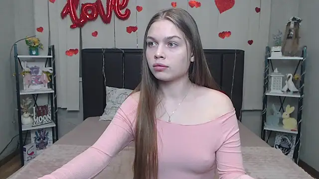 LaraPika online show from April 12, 2026, 5:22 am