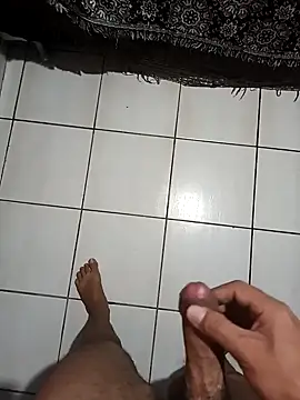 Snapshot of 1995eduardo chatting on February 27, 2025, 12:03 am 1995eduardo online show from February 27, 2025, 12:03 am