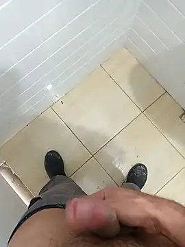 Snapshot of 1995eduardo chatting on September 9, 2025, 3:32 pm 1995eduardo online show from September 9, 2025, 3:32 pm