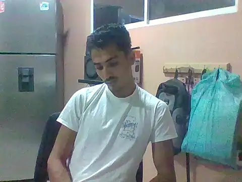 jeremy scott online show from November 23, 2025, 10:42 pm