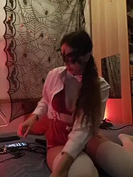 PearMaki online show from October 18, 2025, 5:15 pm