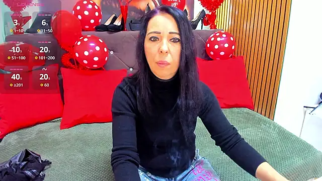 LauraSin online show from February 15, 2026, 5:19 am