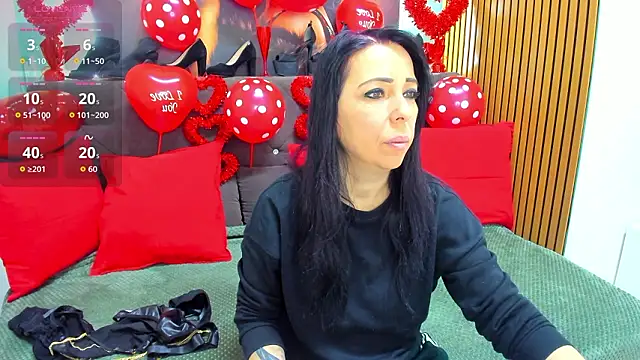 LauraSin online show from February 13, 2026, 4:34 am