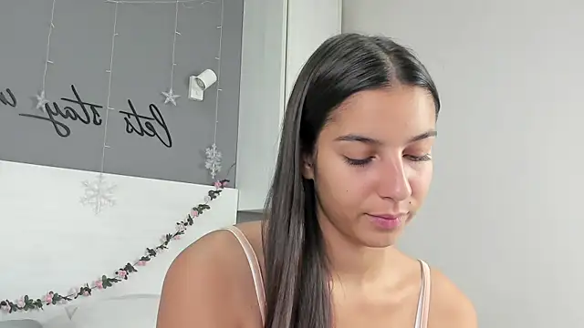 Maria  Candy online show from November 7, 2025, 4:28 am