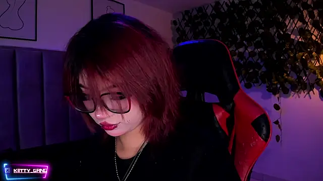 Kitty Gang online show from November 8, 2025, 2:15 am