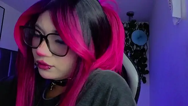 Kitty Gang online show from May 16, 2026, 1:48 am