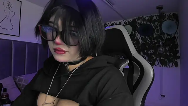 Kitty Gang online show from June 2, 2026, 12:43 am