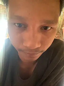 Snapshot of ShroveRising chatting on October 24, 2025, 3:27 am ShroveRising online show from October 24, 2025, 3:27 am