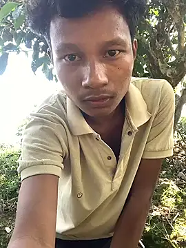 Snapshot of ShroveRising chatting on October 26, 2025, 6:25 am ShroveRising online show from October 26, 2025, 6:25 am