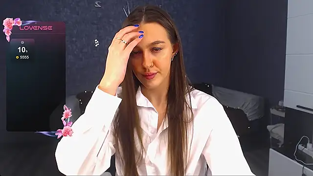 Doll Jasmine  online show from December 4, 2025, 9:03 pm