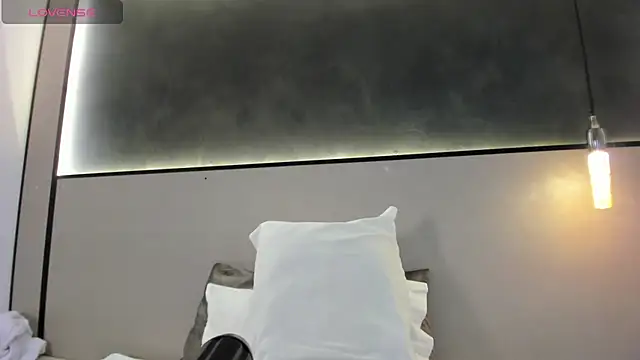 emma collson online show from September 12, 2025, 3:06 am