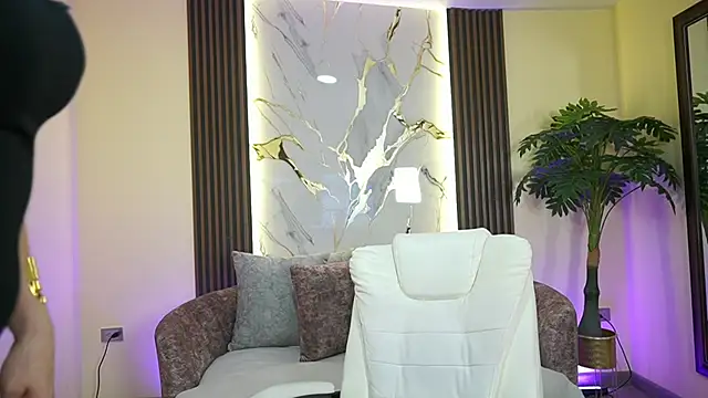 AlliceRouse online show from November 25, 2025, 7:03 pm