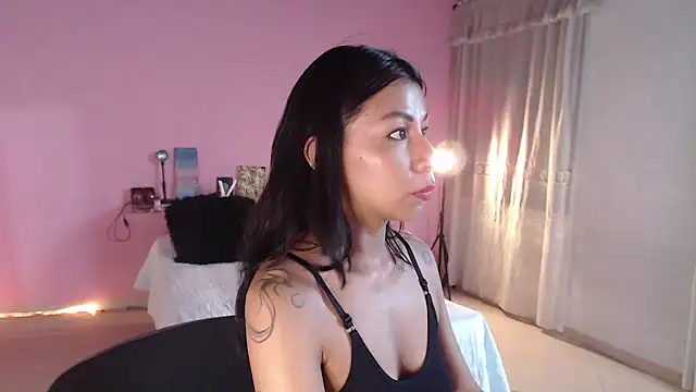 selene gils online show from June 1, 2026, 7:13 pm