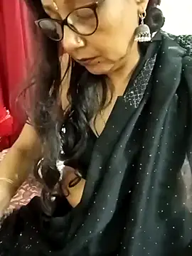 Snapshot of Saroj-Shah chatting on February 28, 2026, 5:45 pm Saroj-Shah online show from February 28, 2026, 5:45 pm