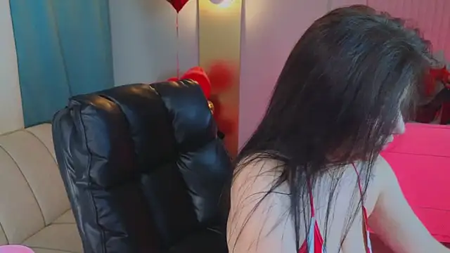 Jenna Adams  online show from April 11, 2026, 7:45 am