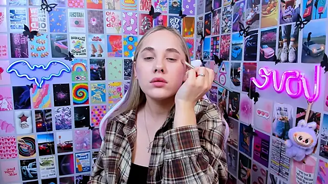 Snapshot of MiaMilas chatting on January 14, 2026, 3:04 pm MiaMilas online show from January 14, 2026, 3:04 pm