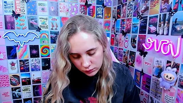 Snapshot of MiaMilas chatting on February 24, 2026, 3:35 pm MiaMilas online show from February 24, 2026, 3:35 pm