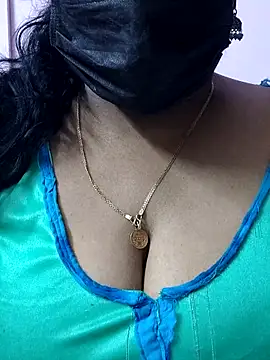 mallu-sumi online show from April 22, 2026, 6:25 pm