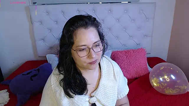 May Carlier online show from February 17, 2026, 11:13 pm