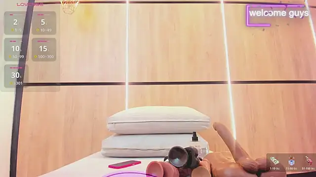 adela chase online show from December 3, 2025, 2:45 am