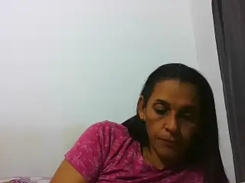 latinbrunettet online show from March 3, 2025, 12:39 pm